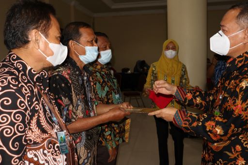 penutupan Sertifikat bimtek kepaniteraan2021