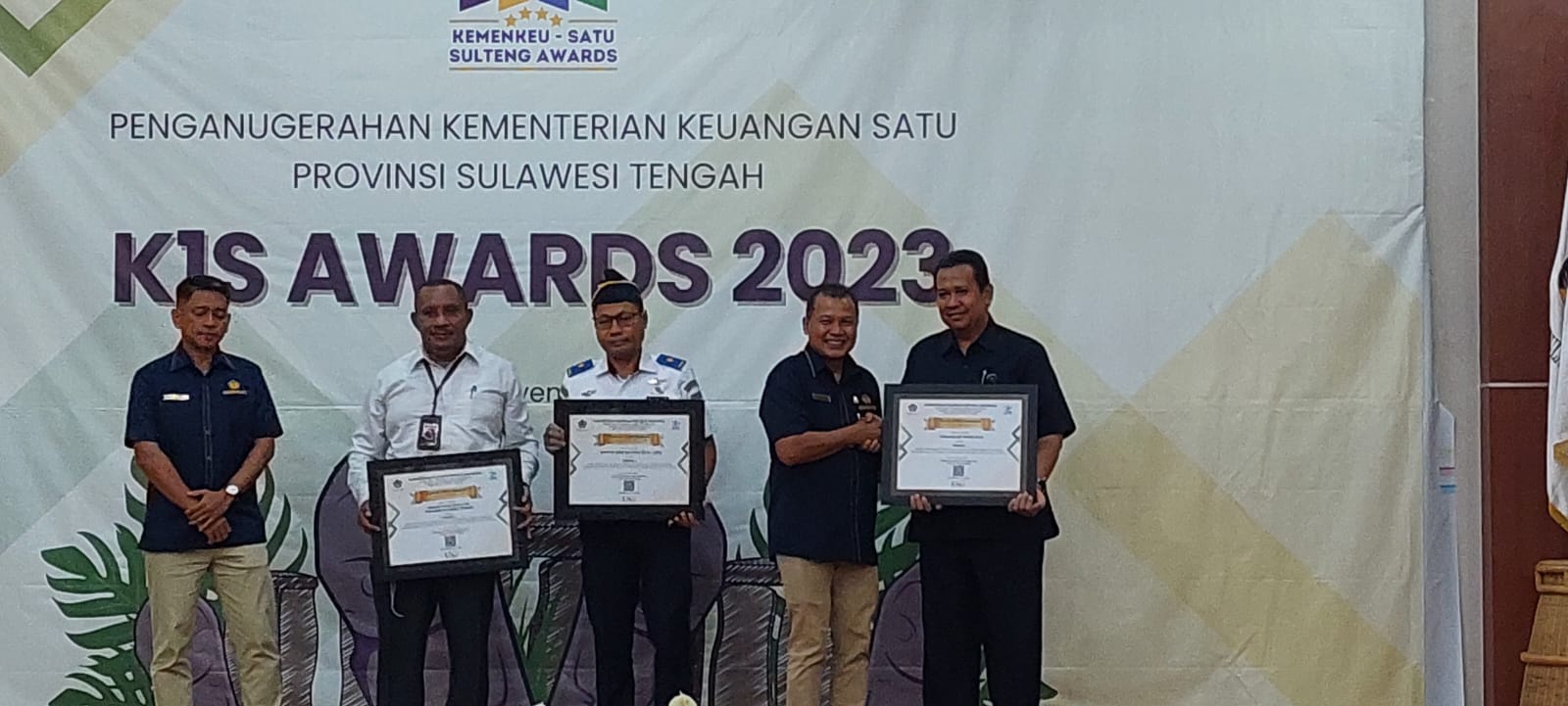 penghargaan1